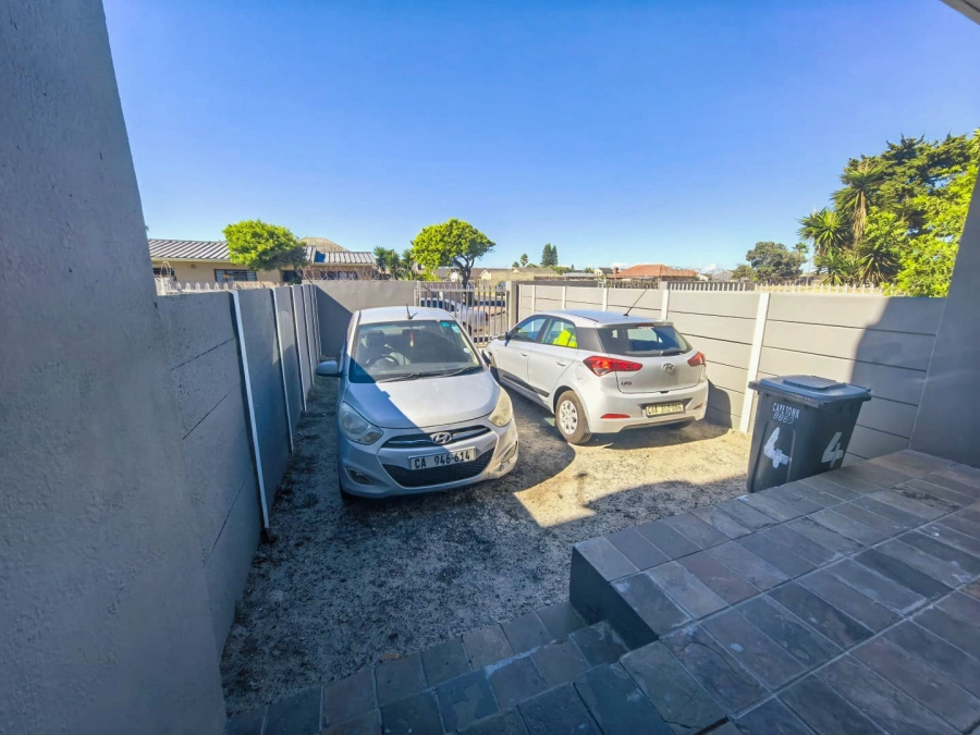 3 Bedroom Property for Sale in Grassy Park Western Cape